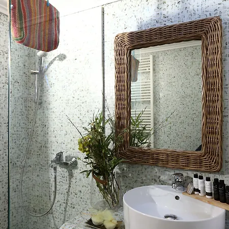 Mare Monte Small Boutique