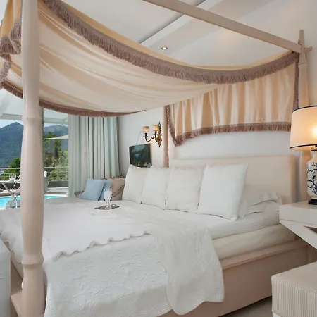 Mare Monte Small Boutique Chrysi Ammoudia