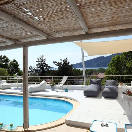 Mare Monte Small Boutique 3* خْريسيا أموذيا