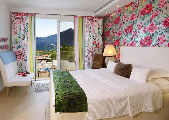 酒店 Mare Monte Small Boutique 3*