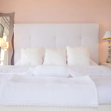 Mare Monte Small Boutique