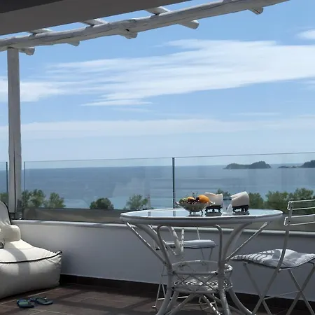 Mare Monte Small Boutique
