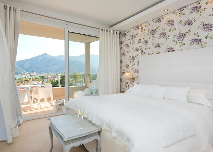 Mare Monte Small Boutique Hotel 3*