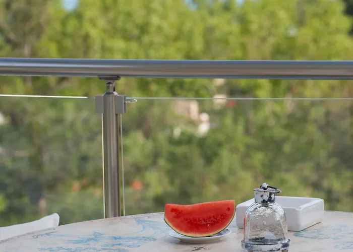 Mare Monte Small Boutique Отель 3*